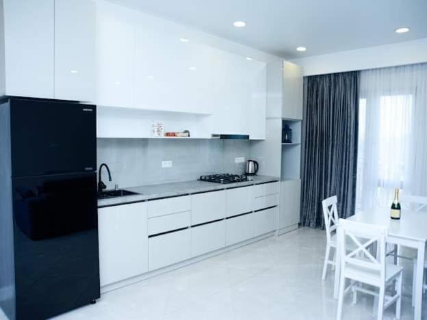 D-S Apartament In Kutaisi Bagian luar foto